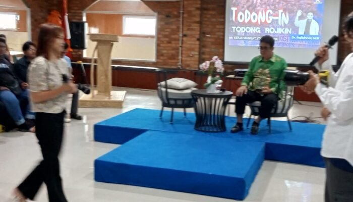 Rojikinor-Vina Panduwinata Teken Kontrak Politik Bersama Pelaku Usaha Kreatif dan Ojol