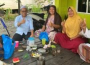 Blusukan ke Desa Mahang Paku, Warga Sampaikan Harapan pada Ustaz Rosyadi 31 Blusukan ke Desa Mahang Paku, Warga Sampaikan Harapan pada Ustaz Rosyadi