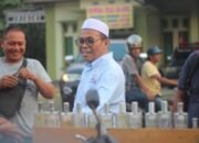 Ustaz Rosyadi jadi "Magnet" Pengunjung dan Pedagang Pasar Banua Anyar 24 Ustaz Rosyadi jadi “Magnet” Pengunjung dan Pedagang Pasar Banua Anyar