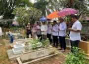H Fani dan Habib Taufan Ziarah ke Makam Panitia Penuntut Terbentuknya Kabupaten Tabalong 24 H Fani dan Habib Taufan Ziarah ke Makam Panitia Penuntut Terbentuknya Kabupaten Tabalong