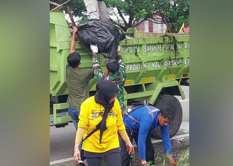 1,5 Ton Sampah Terkumpul dari Jalan Protokol 1 1 2 klm dlh