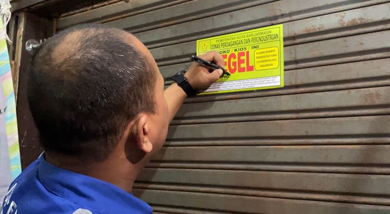 Puluhan Kios Pasar Kuripan Terancam Dialihkan 1 1 2 klm segel pasar