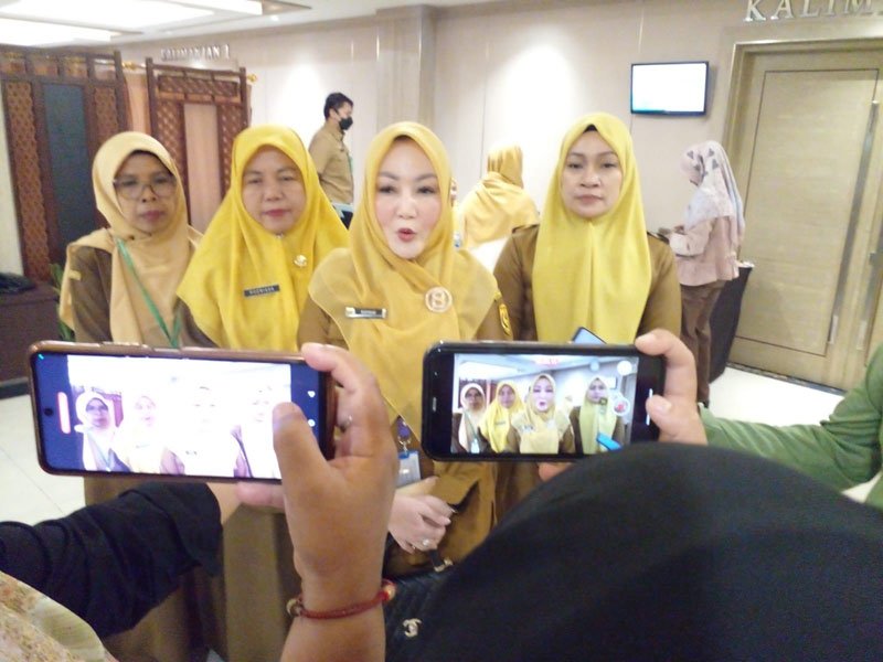 Disbudporapar B.Masin Gelar Focus Group Discussion bersama SKPD, Organisasi Penerima Hibah 1 13 3klm Fitria Sekdisbudporapar jpg