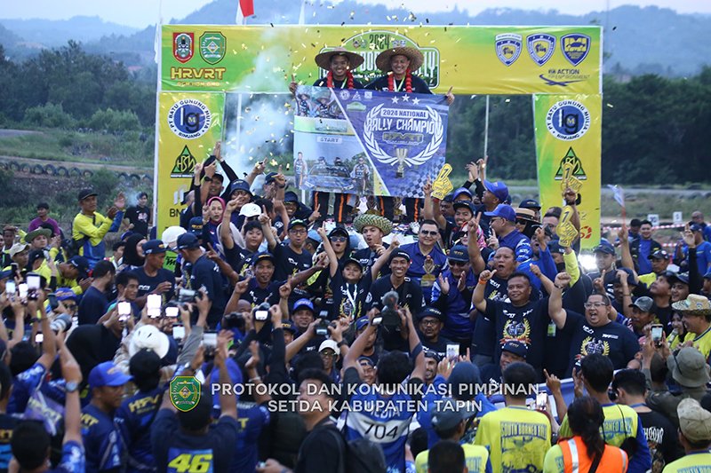 13 4klm h rihans variza jpg