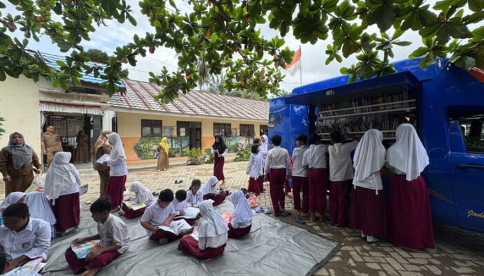 Empat Bus Pusling Dispersip Kalsel Road Show ke Sekolah-sekolah di Balangan