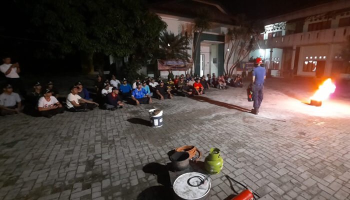 Damkar Bekali Peserta Diklat Satpam Pelatihan K3