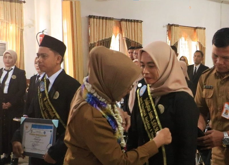 Puluhan Guru Penggerak Tanah Laut Angkatan 8 Resmi Dikukuhkan 1 Hal 11 Tala 3 klm 12