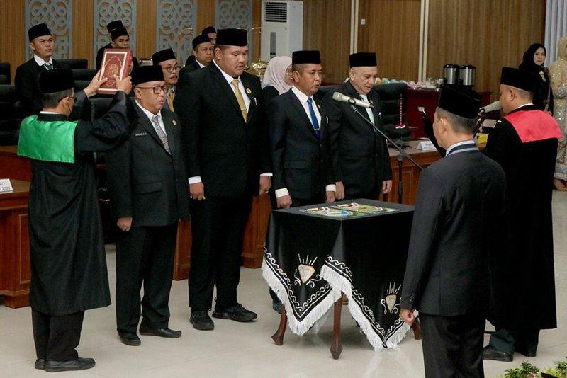 Hal 16 3 Klm Martapura Diambil sumpah