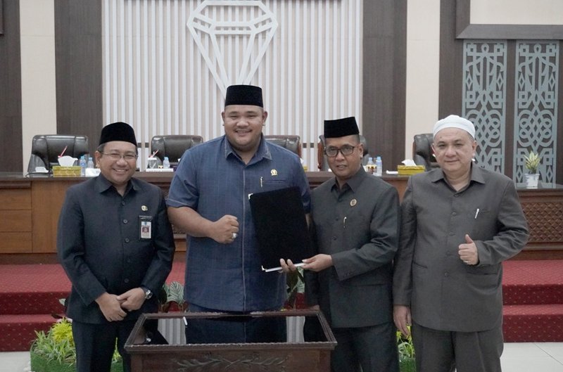 Hal 16 3 Klm Martapura Kelengkapan dewan