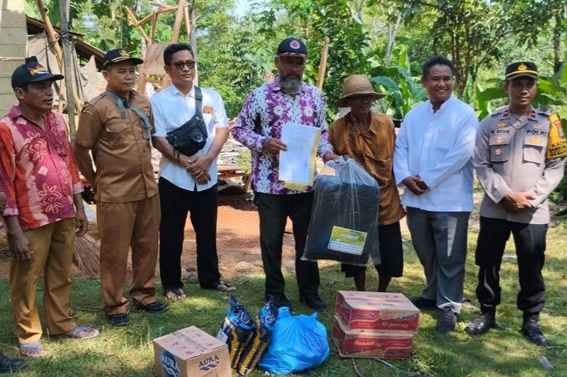 Bantuan Korban Terdampak Angin Kencang di Batu Tanam 1 Hl 16 3 KLm Martapura Salurkan bantuan