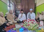 Bersama Warga Pekapuran B, Arifin Noor Tunjukkan Komitmen Dukung Insentif Guru Ngaji dan Marbot di Banjarmasin 28 Bersama Warga Pekapuran B, Arifin Noor Tunjukkan Komitmen Dukung Insentif Guru Ngaji dan Marbot di Banjarmasin