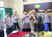 Kapolres HST Bawa Tumpeng ke Kodim 1002 HST 31 Kapolres HST Bawa Tumpeng ke Kodim 1002 HST