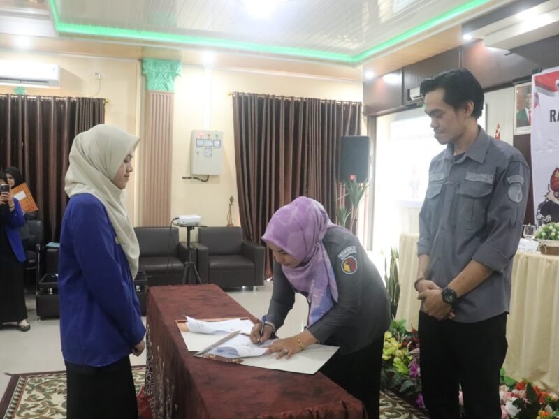 Bawaslu HST Teken MoU dengah HMI dan PMII dalam Pengawasan Pilkada 2024 1 IMG 20241007 WA0023 scaled e1728298002677