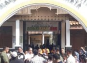 Presiden Joko Widodo Kunjungi Bekas Sekolah Jelang Pensiun 24 Presiden Joko Widodo Kunjungi Bekas Sekolah Jelang Pensiun
