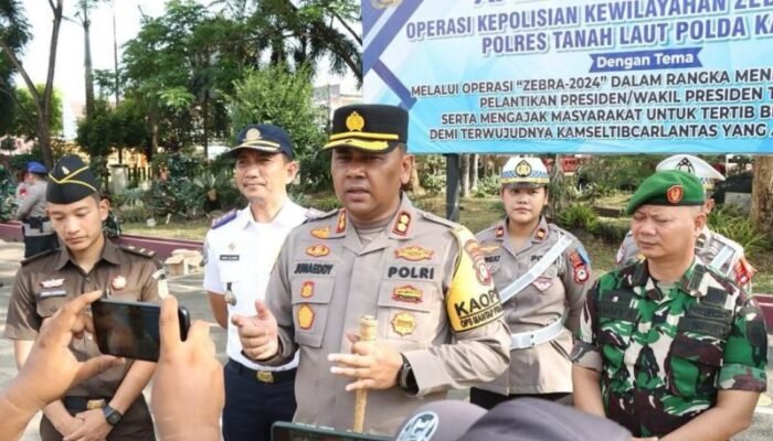 Kapolres Tanah Laut Pimpin Apel Gelar Pasukan Operasi Zebra Intan-2024