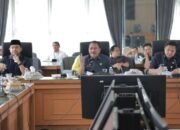 DPRD Kalsel dan TAPD Bahas Evaluasi Raperda Perubahan APBD 2024 18 DPRD Kalsel dan TAPD Bahas Evaluasi Raperda Perubahan APBD 2024