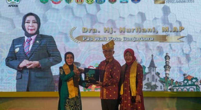 Pjs Wali Kota Banjarbaru, Bunda Nunung Ikuti Raker Apeksi, Dorong Terwujudnya Percepatan Trans Kalimantan 1 IMG 20241019 WA0021