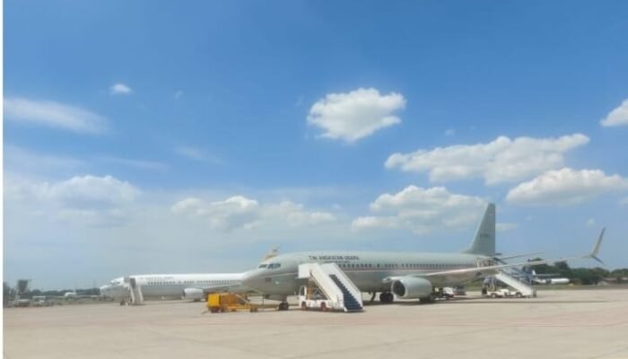 Jokowi Pulang ke Solo dengan Pesawat TNI AU Via Halim