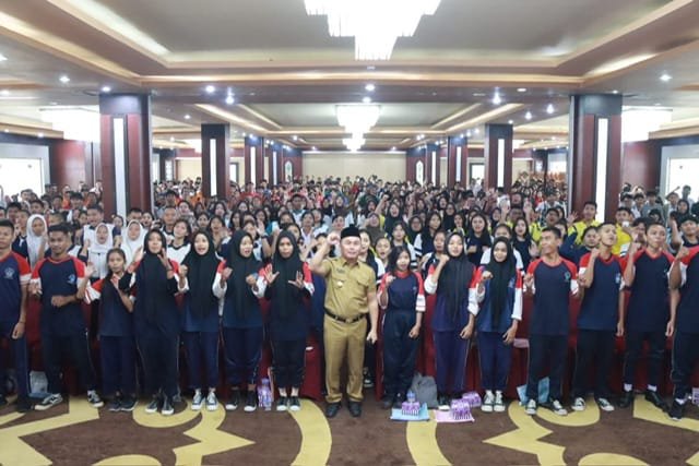 Gubernur Buka Penyuluhan Penyiapan Tenaga Kerja Siap Pakai Bagi Siswa SMA/SMK 1 IMG 20241021 WA0032
