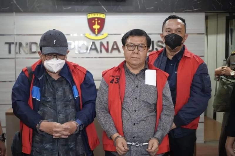 Tiga Hakim PN Surabaya Terjaring OTT Kejagung Ditahan di Kejati Jatim 1 IMG 20241024 WA0017