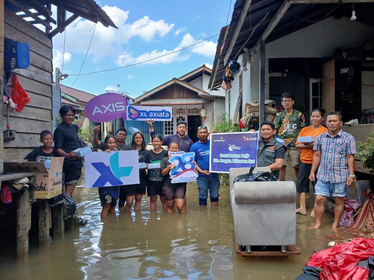 XL Axiata Salurkan Bantuan untuk Korban Banjir di Kalimantan Barat dan Kalimantan Tengah 1 IMG 20241031 WA0008