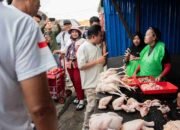 Arifin-Akbari Sapa Pedagang di Pasar Lama Laut, Tawarkan Solusi Kongkrit 23 Arifin-Akbari Sapa Pedagang di Pasar Lama Laut, Tawarkan Solusi Kongkrit