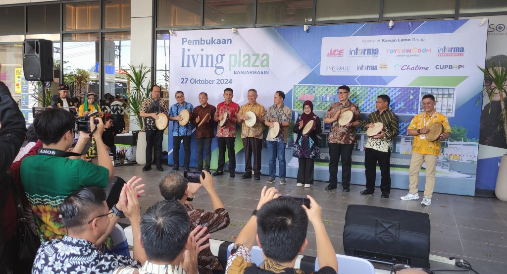 Kawan Lama Group Hadirkan Living Plaza Pertama di Kalsel, Penuhi Segala Kebutuhan Rumah dan Gaya Hidup 1 IMG 20241027 120020