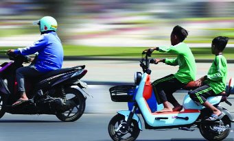 Sepeda Listrik Dilarang Dipakai di Jalan Raya 1 iLUSTRASI