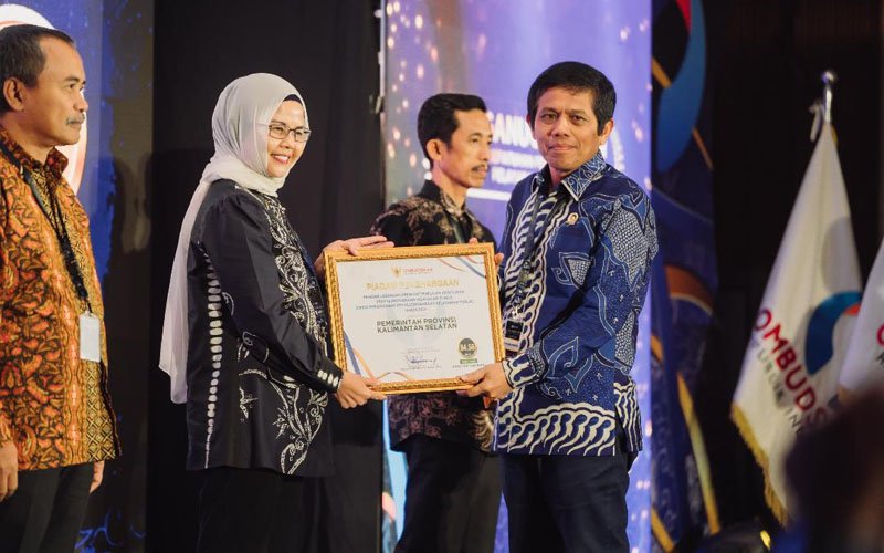 1 4 klm Kontrak Pemprov 14 sepuluh terbaik kepatuhan pelayanan publik