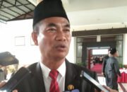 Ketua DPRD Segera Tuntaskan Pekerjaan Tahun 2024. 25 Ketua DPRD Segera Tuntaskan Pekerjaan Tahun 2024.