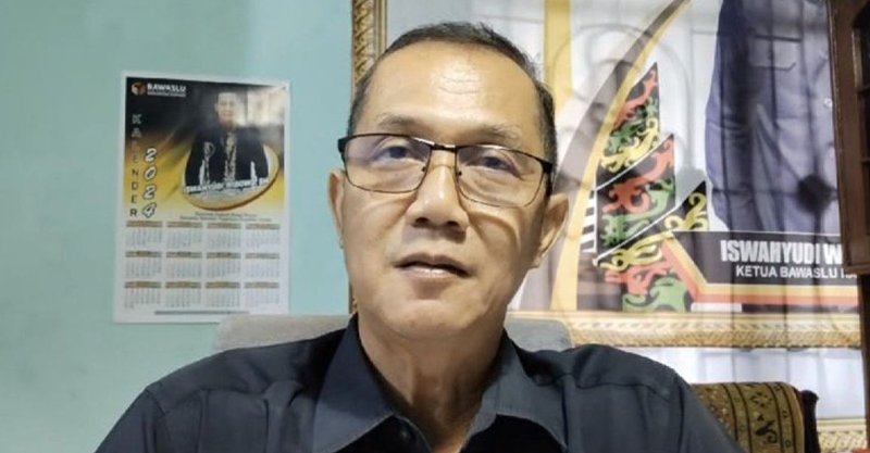 Bawaslu Kapuas Beri Waktu Tiga Hari Timses Lepas APK langgar aturan 1 16 Foto kapuas 3