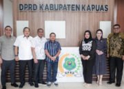 DPRD Kalsel Kaji Banding Soal Kesejahteraan, Kesehatan dan Pendidikan ke DPRD Kapuas 22 DPRD Kalsel Kaji Banding Soal Kesejahteraan, Kesehatan dan Pendidikan ke DPRD Kapuas