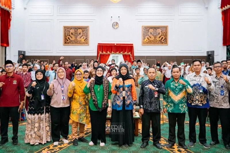 Pemko Banjarbaru Tingkatkan Semangat Baca dan Tulis Lewat Festival Literasi 1 Hal 10 3 KLM BJb 2 3