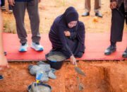 Bunda Nunung Letakkan Batu Pertama Islamic Center Wadi Mubarak