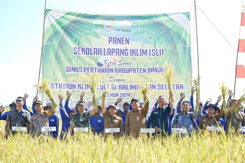 Hal 16 3 KLm Martapura Panen bersama