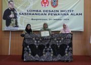 Dekranasda HSU Raih Juara Lomba Desain Sasirangan 18 Dekranasda HSU Raih Juara Lomba Desain Sasirangan