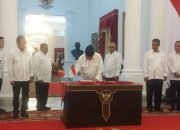 Presiden Prabowo Tandatangani PP Penghapusan Piutang UMKM 17 Presiden Prabowo Tandatangani PP Penghapusan Piutang UMKM