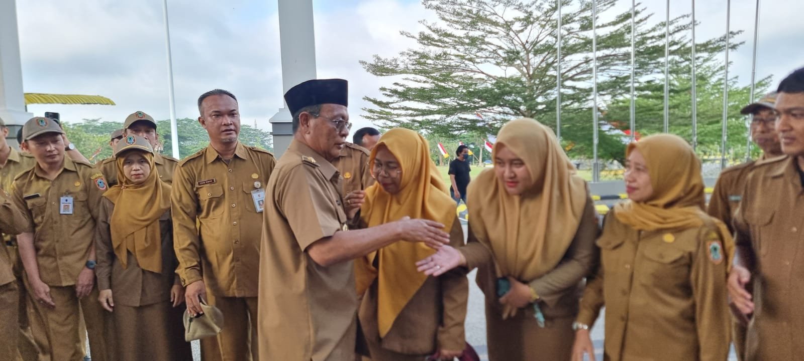 Paman Birin Pimpin Apel, Pegawai Pemprov Sambut Haru dan Sukacita di Kantor Gubernur Kalsel 1 IMG 20241111 WA0012