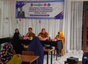 Disdag HST Adakan Pelatihan Pembuatan Tas Kombinasi Kulit dan Sasirangan Bagi IKM