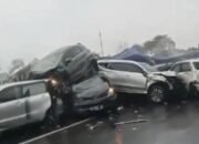 Diduga Truk Rem Blong, Tabrak Lebih Lima Kendaraan