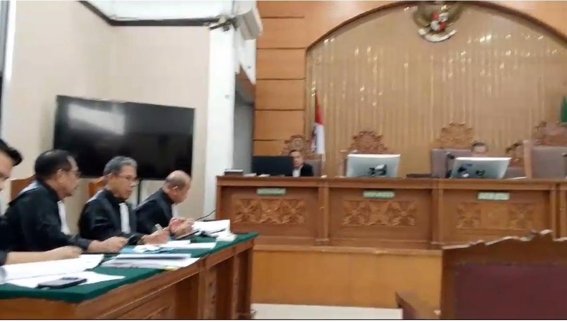 Kado Istimewa Ultah Paman Birin Menangkan Praperadilan 1 IMG 20241112 WA0047
