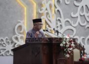 Plt Sekda Sampaikan Jawaban Gubernur Atas Pemandangan Fraksi 15 Plt Sekda Sampaikan Jawaban Gubernur Atas Pemandangan Fraksi