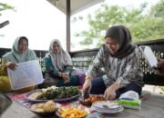 Hj Lisa Halaby ‘Ngeliwet’ Bareng Warga di Jalan Pondok Jeruk, Bahas Visi, Misi, dan Aspirasi