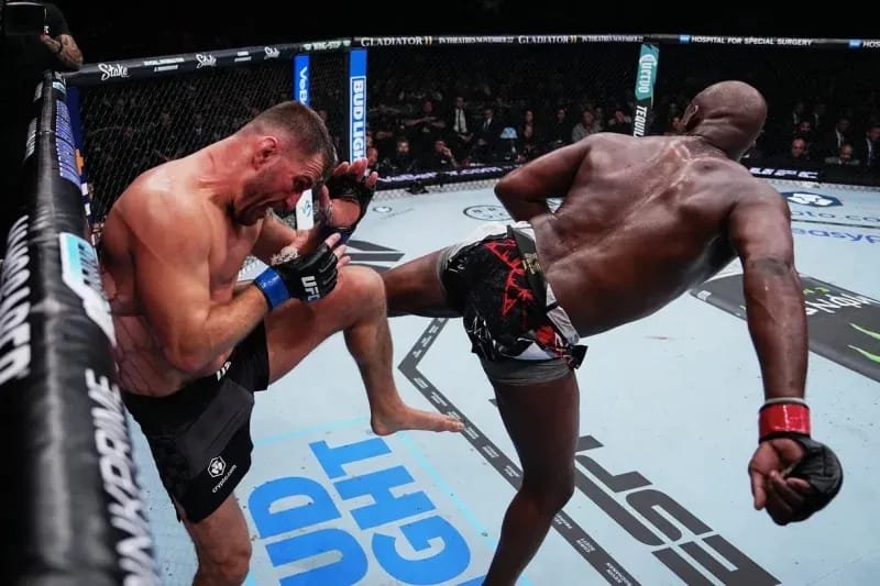 Jon Jones Pertahankan Gelar Kelas Berat UFC Usai Tumbangkan Miocic di Ronde Ketiga 1 IMG 20241117 WA0049