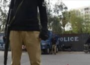 Tujuh Polisi Diculik, 8 Militan Tewas 8 Tujuh Polisi Diculik, 8 Militan Tewas