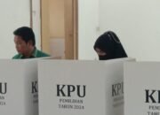 Pilkada 2024, Bupati Balangan Nyoblos di TPS 07 Kelurahan Partim 7 Pilkada 2024, Bupati Balangan Nyoblos di TPS 07 Kelurahan Partim