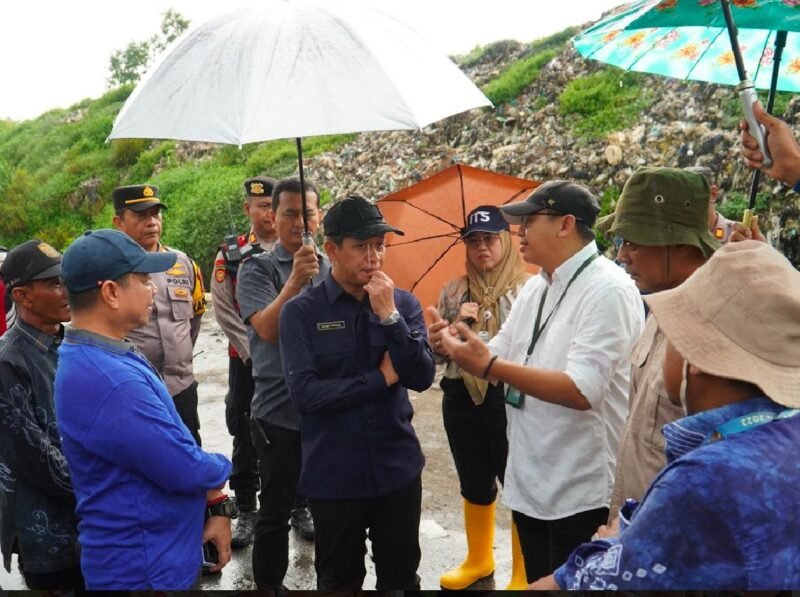 Menteri LHK Tinjau TPA Banjarmasin, Dorong Pembangunan TPST 1 IMG 20241128 WA0030 e1732794476928