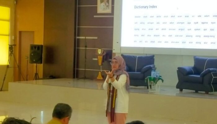 BASAibu Wiki “Bakunjang Sambangi Guru SMP se Kalsel di Perpus Palnam