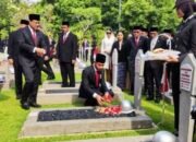 Wapres Pimpin Upacara Peringatan Hari Pahlawan di Kalibata 25 Wapres Pimpin Upacara Peringatan Hari Pahlawan di Kalibata