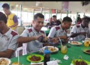 Berbaur di Masyarakat, Tim Barito Putera Santap Soto Banjar Bersama 15 Berbaur di Masyarakat, Tim Barito Putera Santap Soto Banjar Bersama